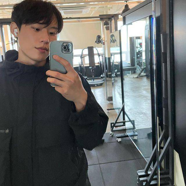 Kim Sung Cheol (instagram.com/sungcheol2)