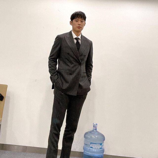 Kim Sung Cheol (instagram.com/sungcheol2)