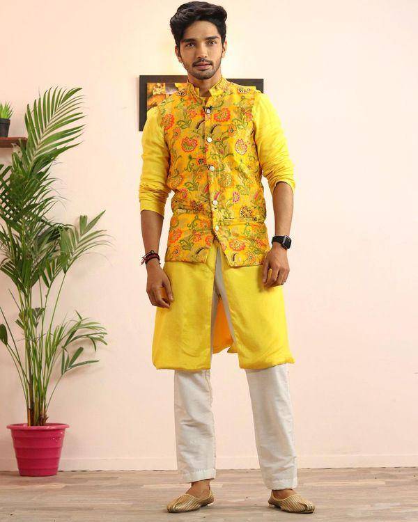 Sherwani (instagram.com/rajputharshjayesh)