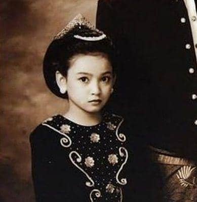 masa kecil Agni Pratistha (instagram.com/agnipratistha)