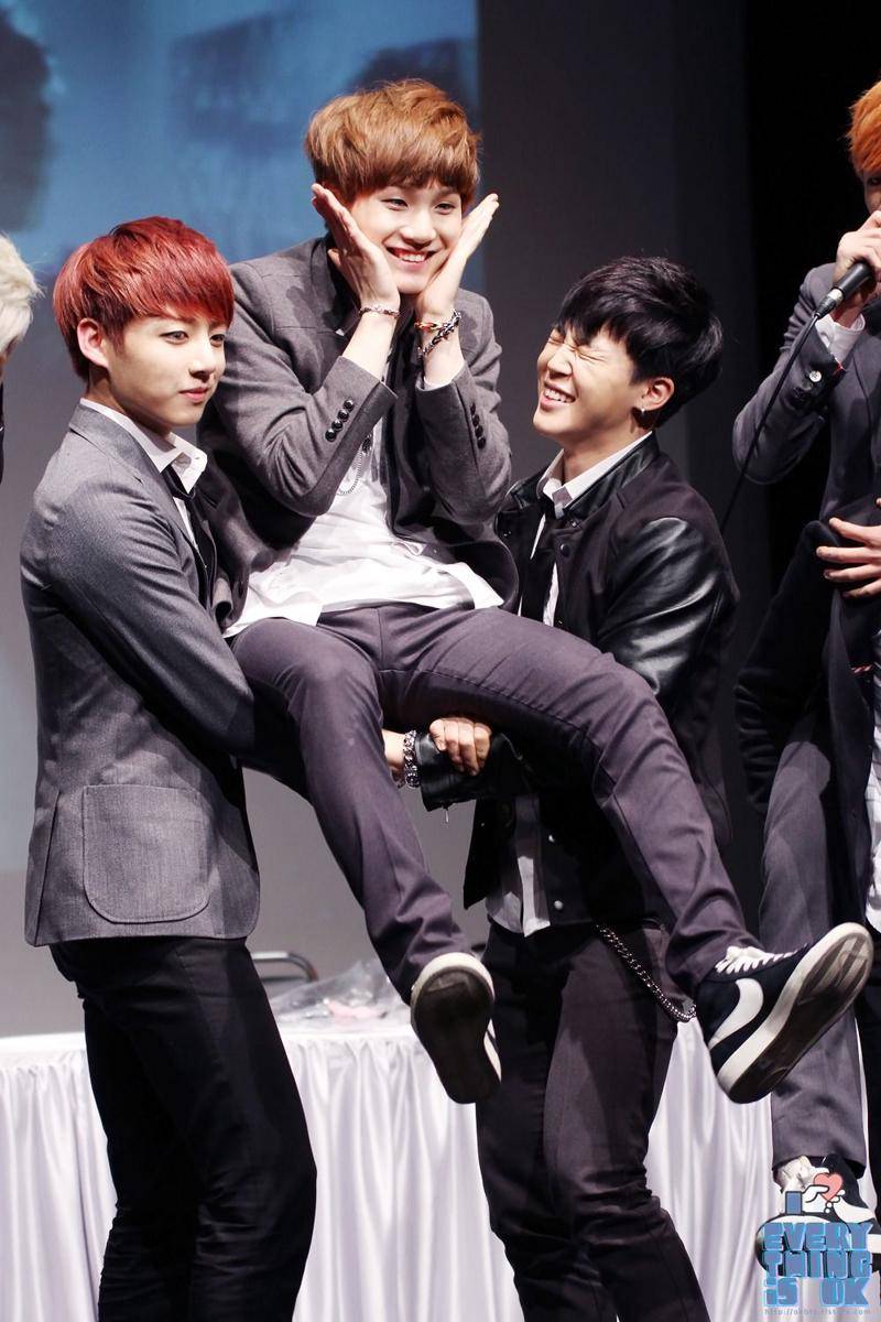 Suga, Jimin, dan Jungkook BTS. (twitter.com/OK_JUNGKOOK_NET)