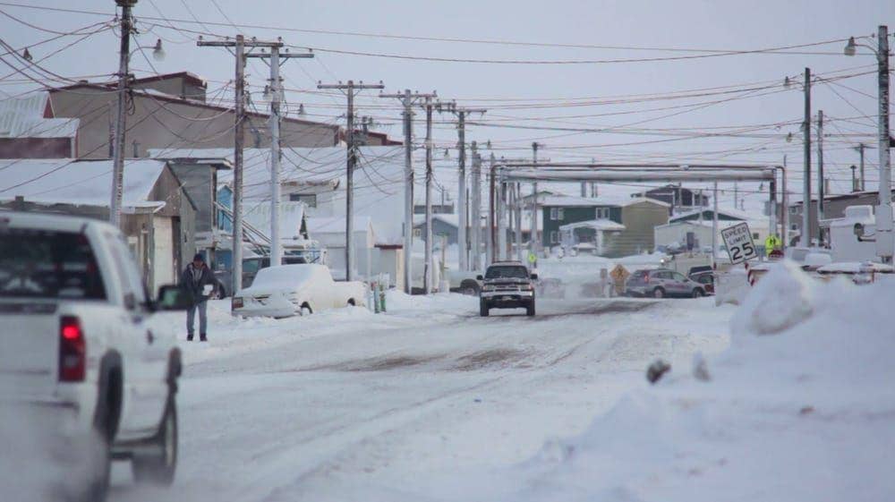 Kota Barrow di Alaska memang identik dengan salju tebal. (insider.com)