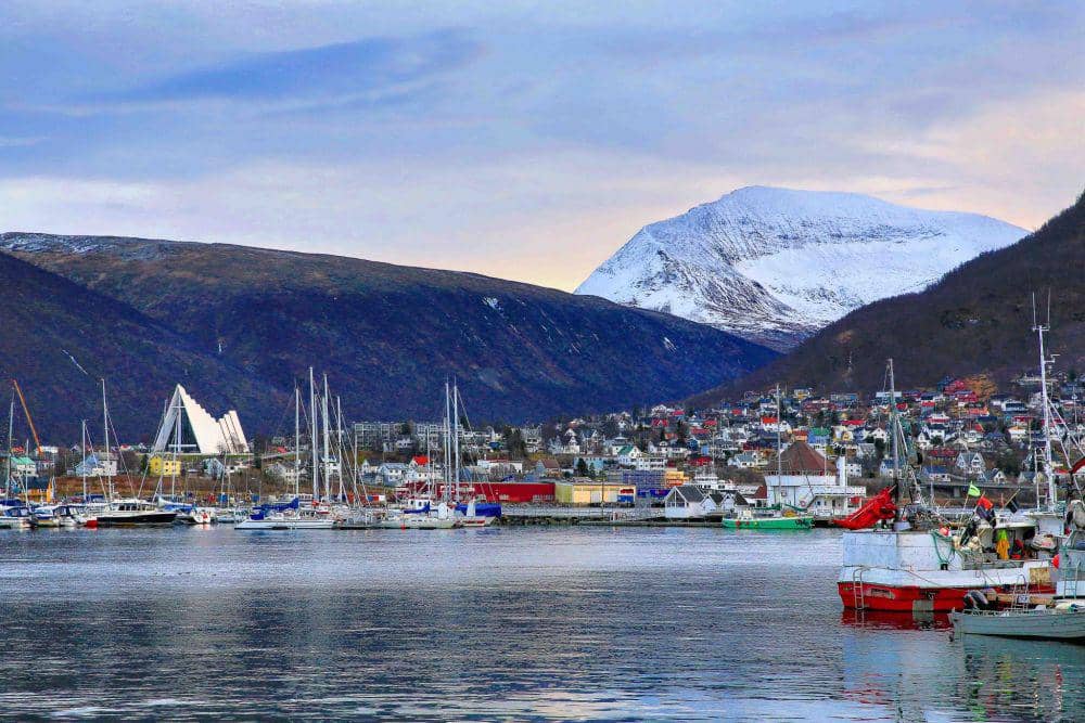 Tromso menjadi salah satu kota di Eropa yang jarang disinari Matahari. (locationscout.net)