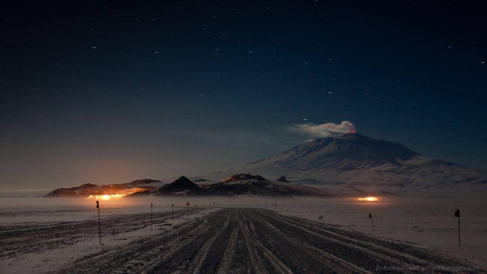 Antarktika yang sering berada dalam kegelapan. (antarcticajournal.com)