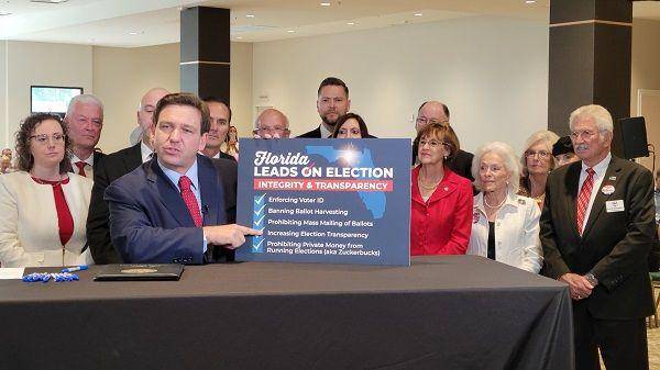 Gubernur Florida, Ron DeSantis, telah menandatangani UU Aturan Pemungutan Suara pada hari Kamis, 6 Mei 2021, waktu setempat. (Twitter.com/GovRonDeSantis)