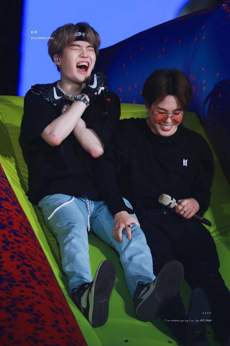 Suga dan Jimin BTS. (twitter.com/dtownsonic_suga)