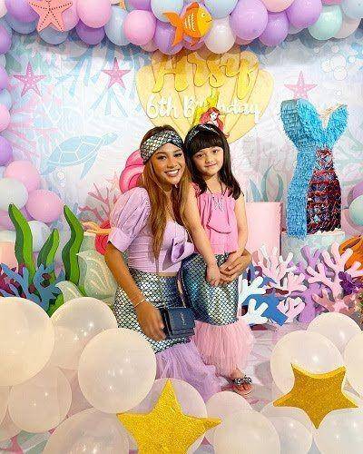 Aurel dan adik (instagram.com/Aurelie.hermansyah)