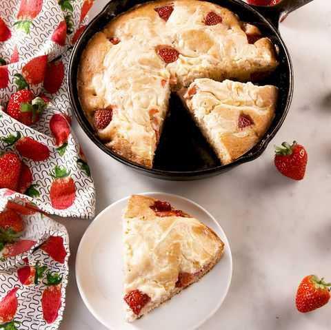 5 Ragam Kreasi Strawberry Cheesecake yang Enak Banget buat Camilan