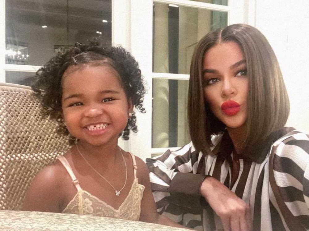 5 Artis Hollywood Ini Lahirkan Anak Pertama di Usia 30an