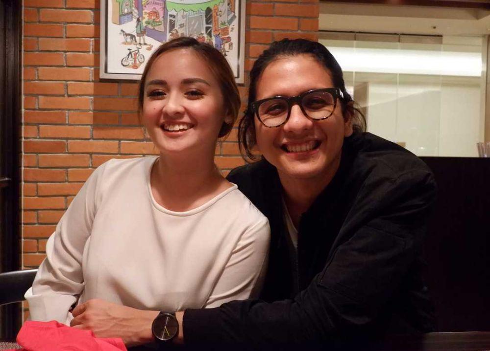 14 Tahun Bersama, 9 Potret Mesra Joanna Alexandra dan Mendiang Suami