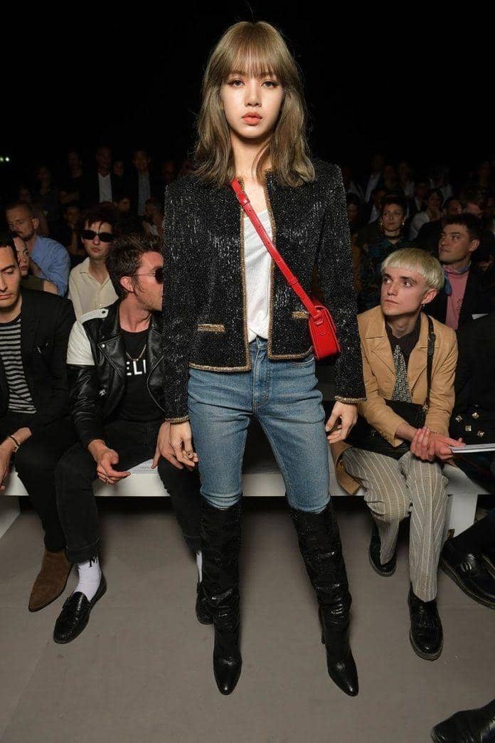 Lisa di acara Paris Fashion Week 2019. (channel-korea.com)
