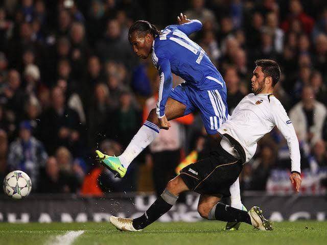Didier Drogba menjebol gawang Valencia (sportsmole.co.uk)