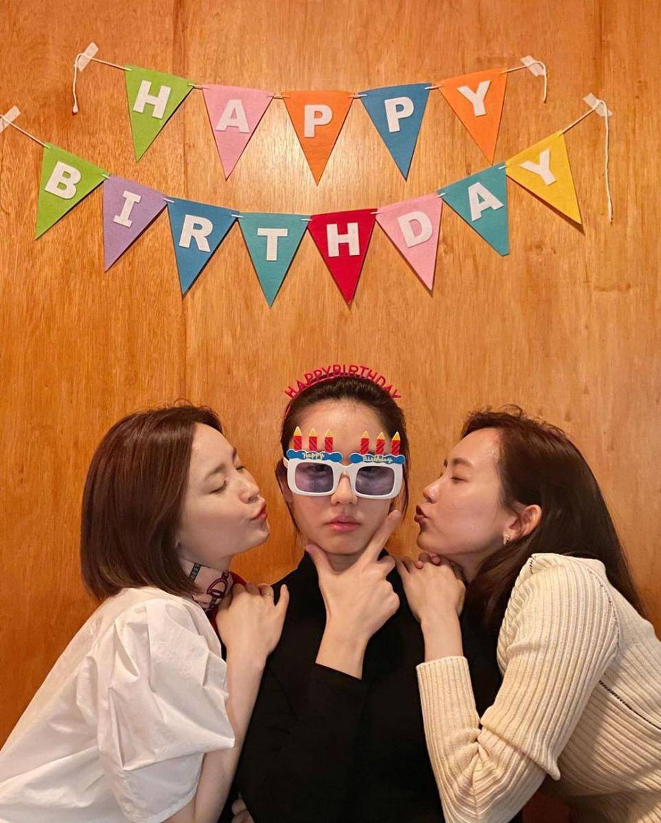 potret perayaan ultah Ahn Eun Jin (instagram.com/eunjin___a)