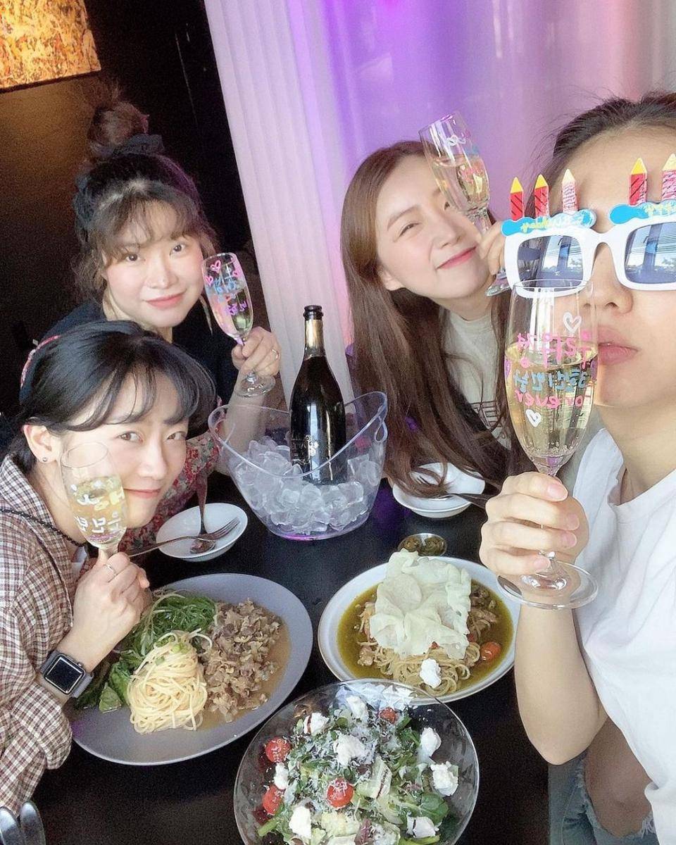 potret perayaan ultah Ahn Eun Jin (instagram.com/eunjin___a)