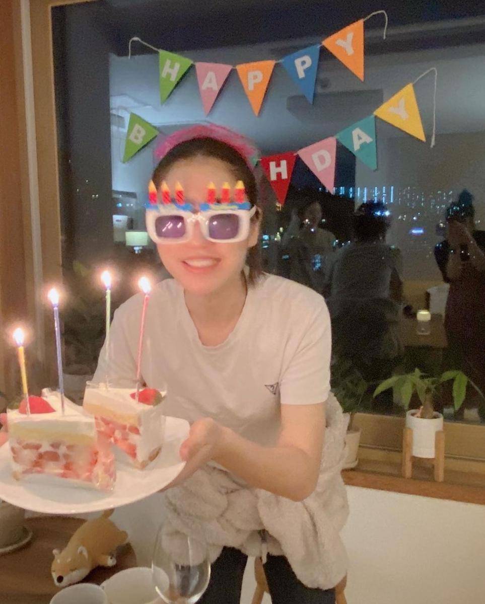 potret perayaan ultah Ahn Eun Jin (instagram.com/eunjin___a)