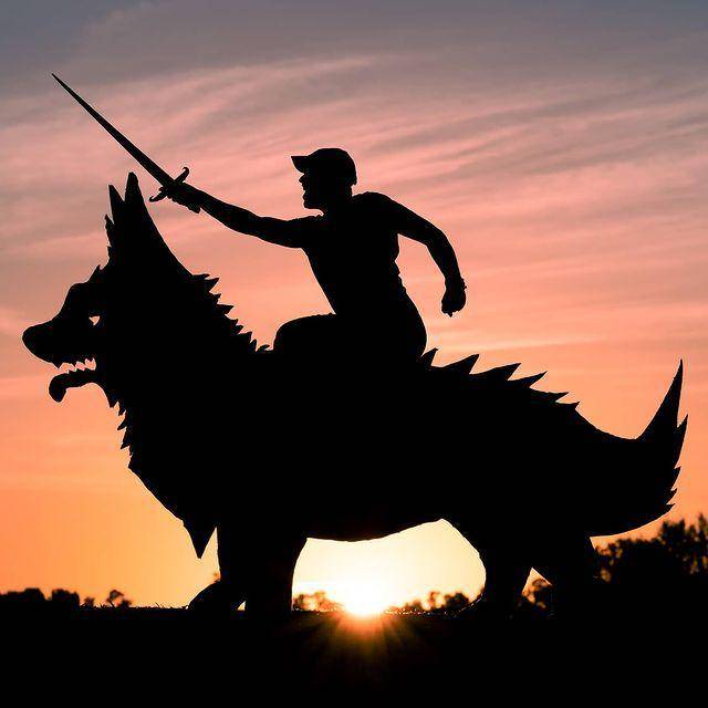 Potret siluet kreatif dari kardus (instagram.com/sunsetselfies)