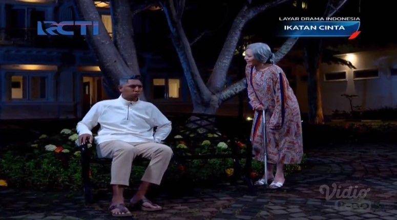Arya Saloka dan Amanda Manopo berakting menjadi tua (dok. MNC Pictures/Ikatan Cinta via vidio.com)