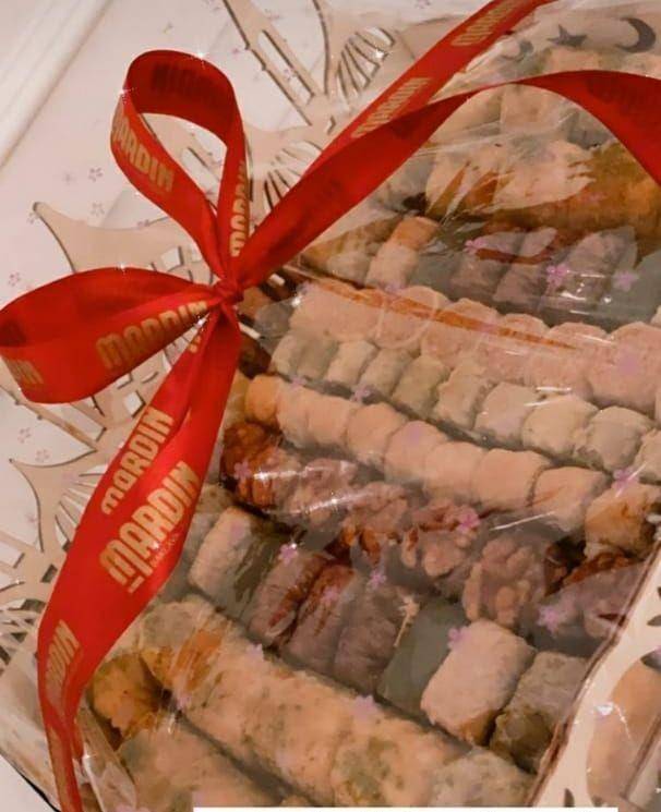 Hampers Lebaran berisi jajanan pasar. (tangkapan layar cerita Instagram.com/krisdayantilemos)