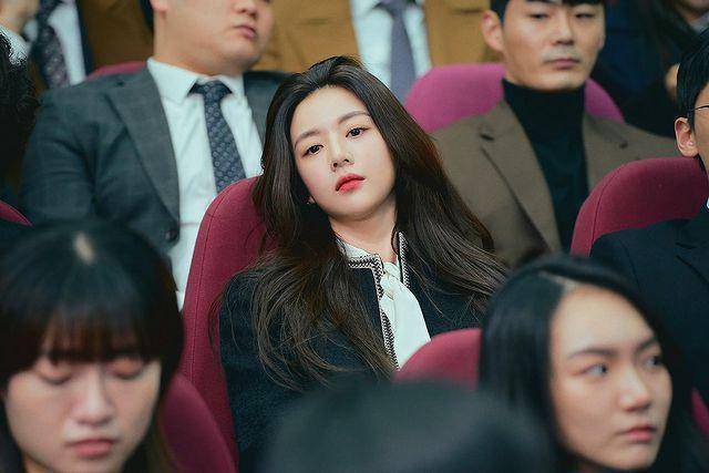 Pesona Go Yoon Jung di Law School (instagram.com/jtbcdrama)