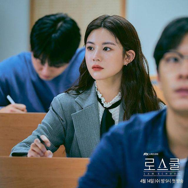 Pesona Go Yoon Jung di Law School (instagram.com/jtbcdrama)