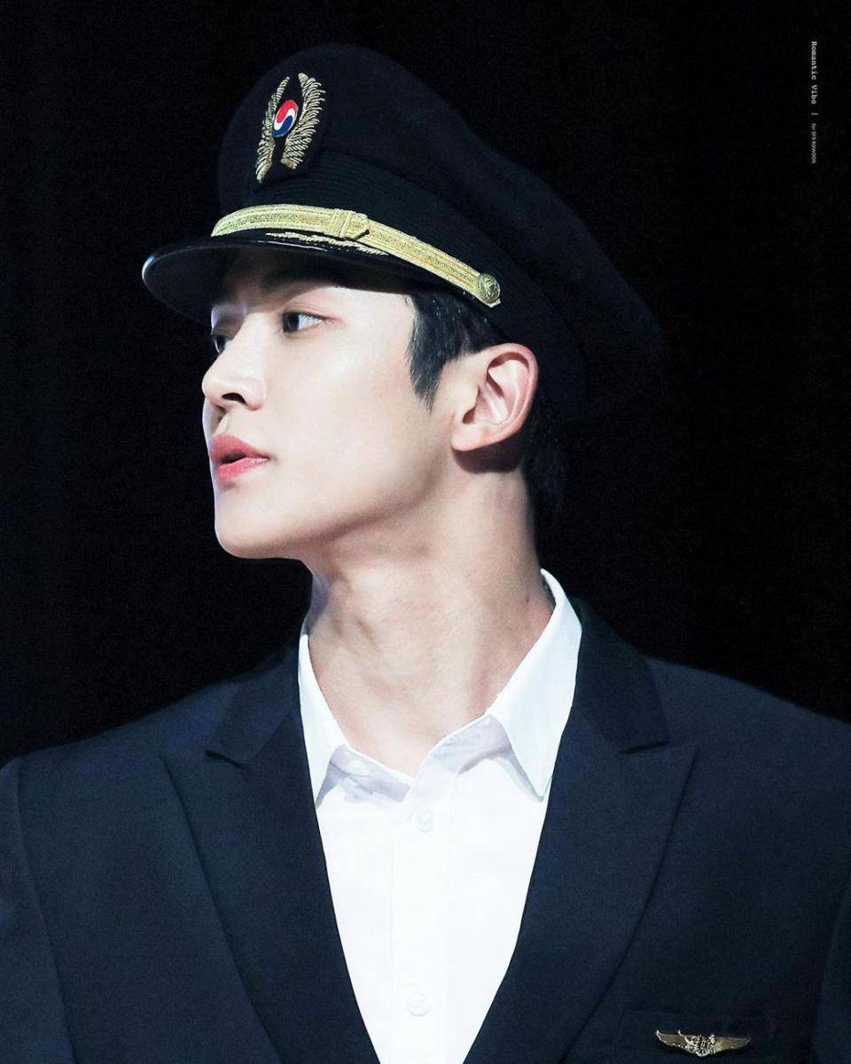Rowoon SF9 (Instagram.com/rowoon0807_fantasy)