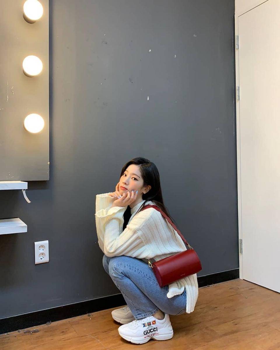 penampilan Dahyun TWICE dengan fashion khasnya (instagram.com/twicetagram)