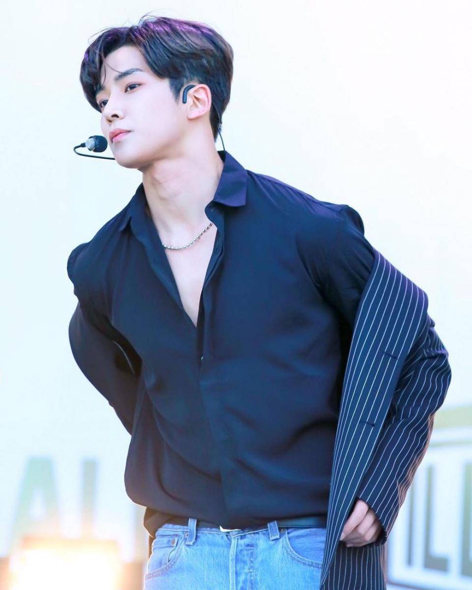 Rowoon SF9 (Instagram.com/rowoon0807_fantasy)