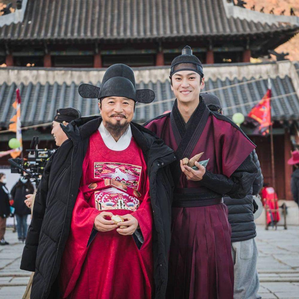 Jeon Bae Su dan Na In Woo (instagram.com/10042n00)