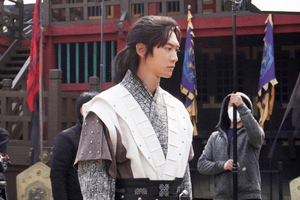 Na In Woo di The Moon Rising River. (instagram.com/cubeunited_official)