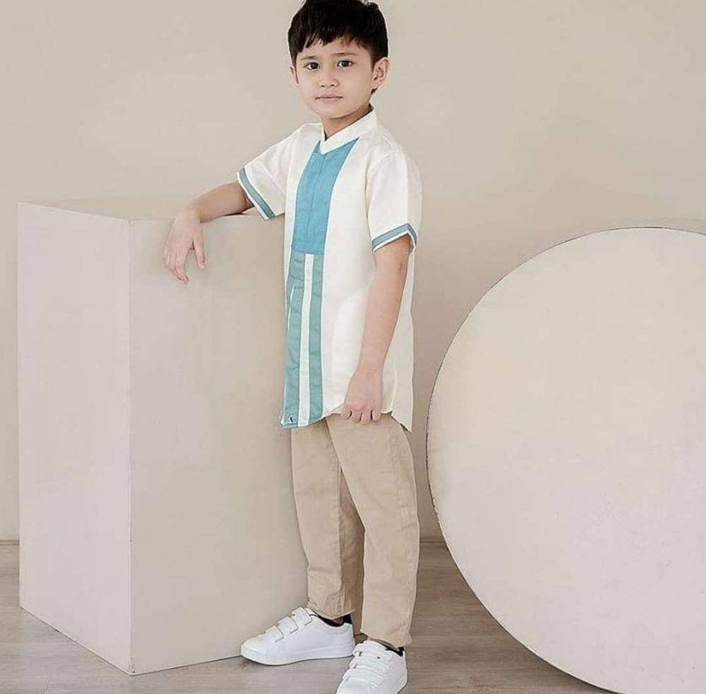 baju koko anak (instagram.com/fransiskus_michael_)