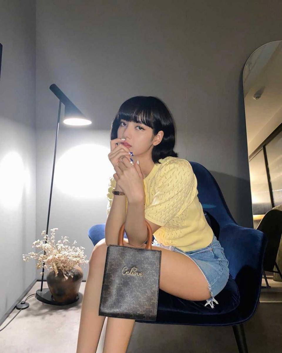 Potret kece Lisa BLACKPINK (instagram.com/lalalalisa_m)