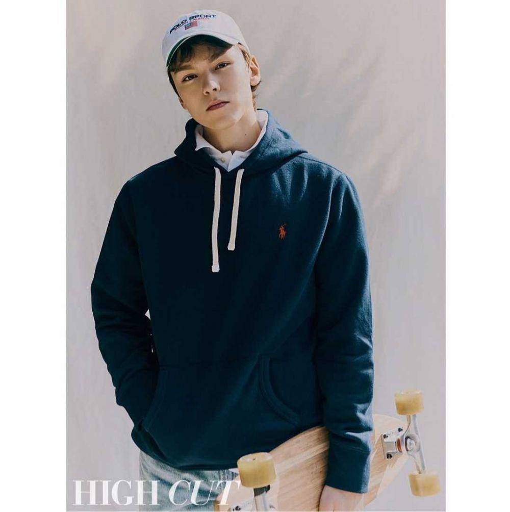 Vernon SEVENTEEN (instagram.com/saythename_17)
