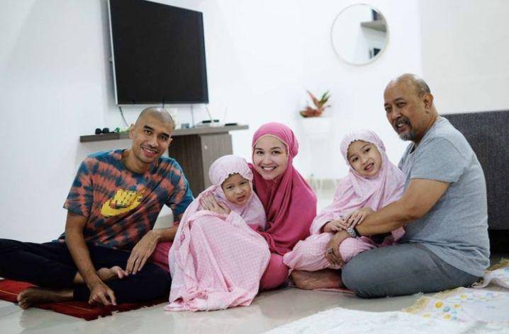 Indro Warkop dan keluarga (instagram.com/indrowarkop_asli)