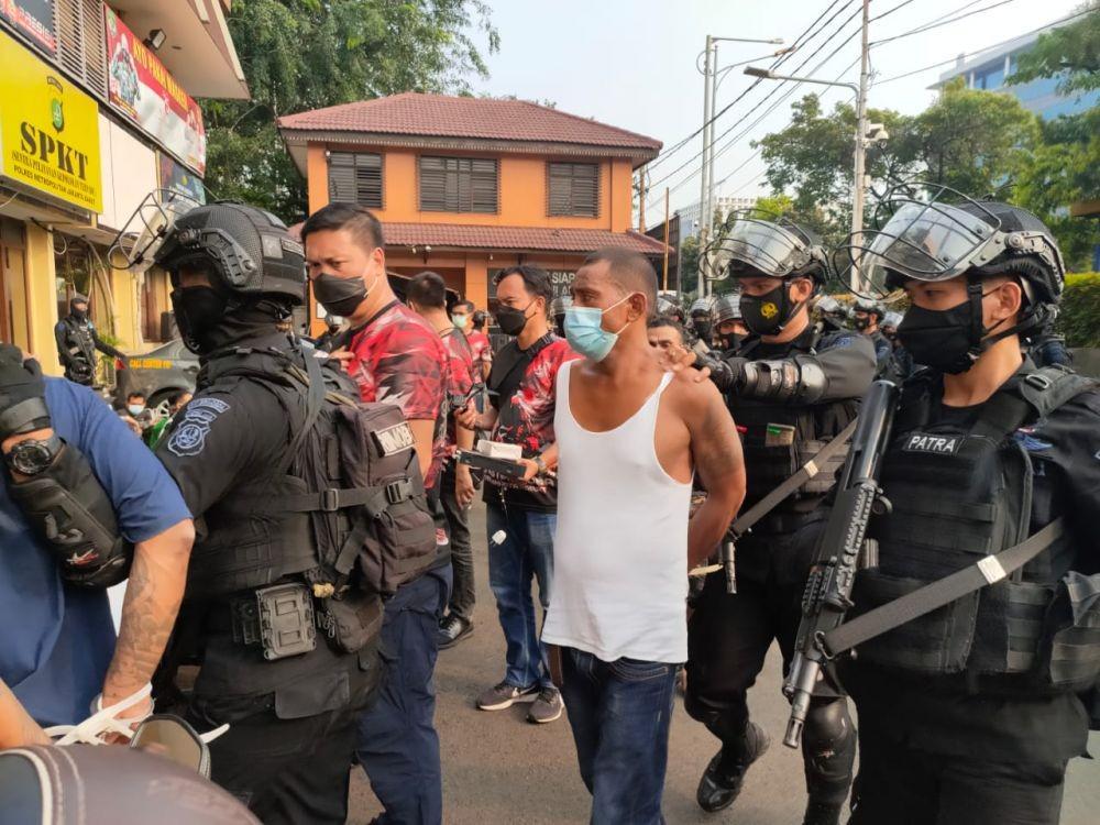 Penggerebekan Kampung Ambon: 45 Ditangkap, Pistol hingga Sabu Disita