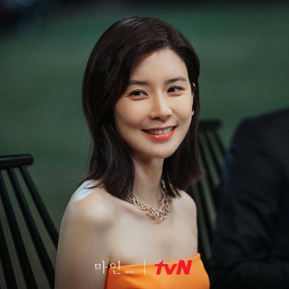 Lee Bo Young sebagai Seo Hee Soo (instagram.com/tvndrama.official)