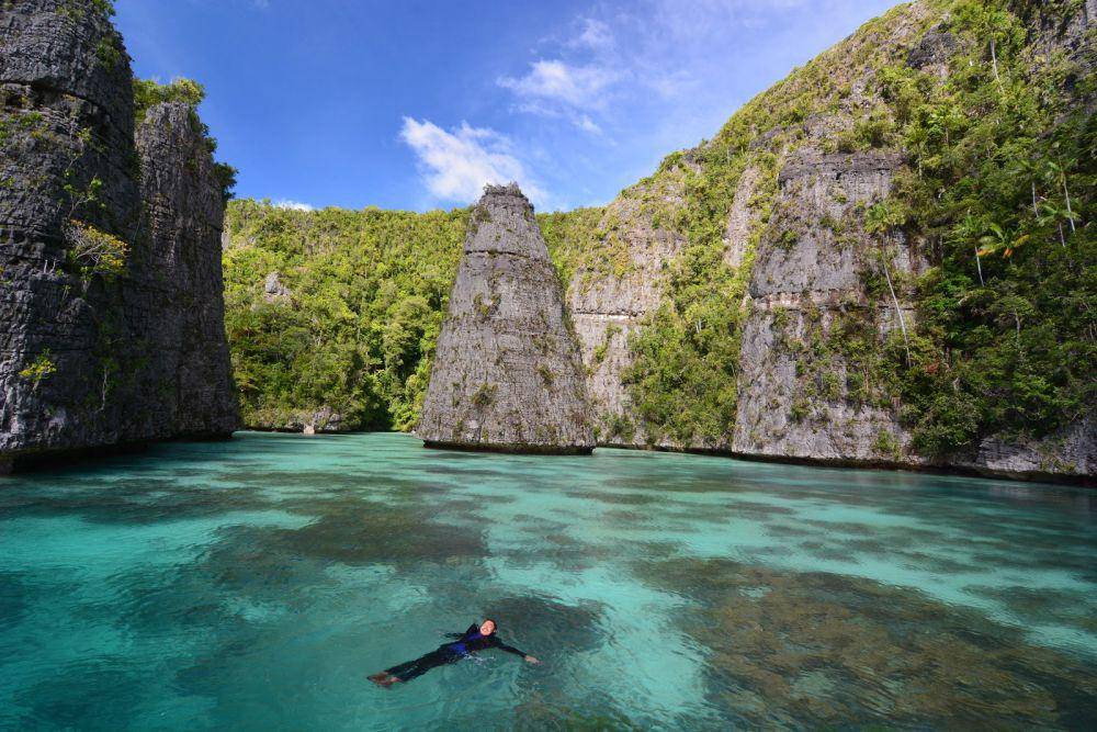Pulau Misool di kawasan Raja Ampat (befreetour.com)