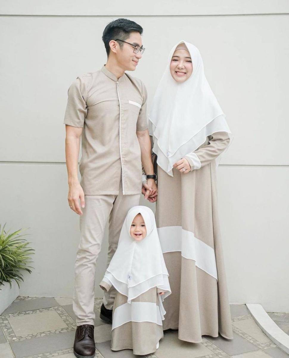 Keluarga selebgram Ayu Indriati (instagram.com/ayuindriati)
