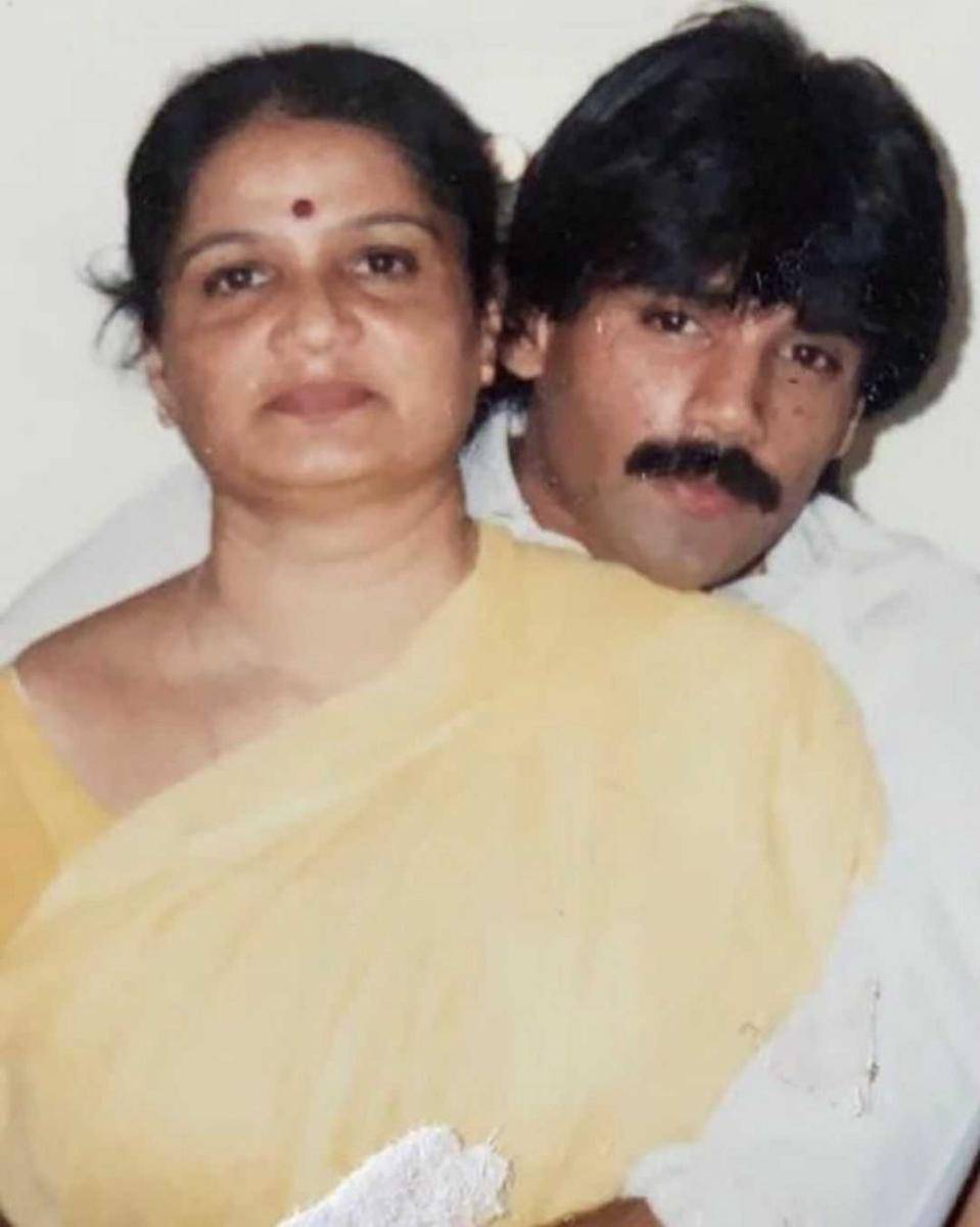 Suniel Shetty dan mama (instagram.com/suniel.shetty)