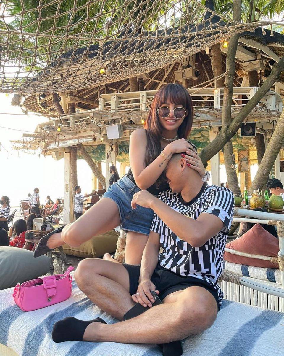 Kemesraan Alfath Fathier dan Nadia Christina (Instagram.com/_nadiachristina_)