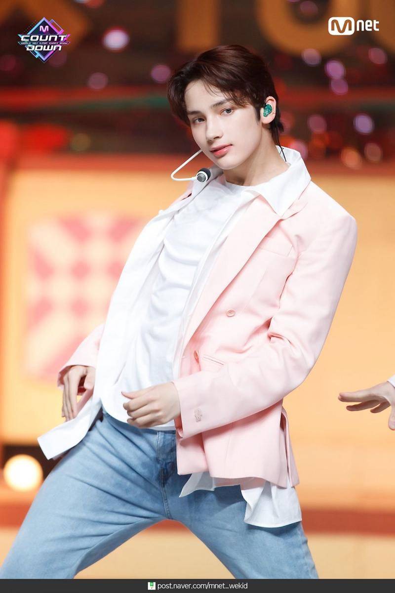 Huening Kai (post.naver.com/mnet_wekid)