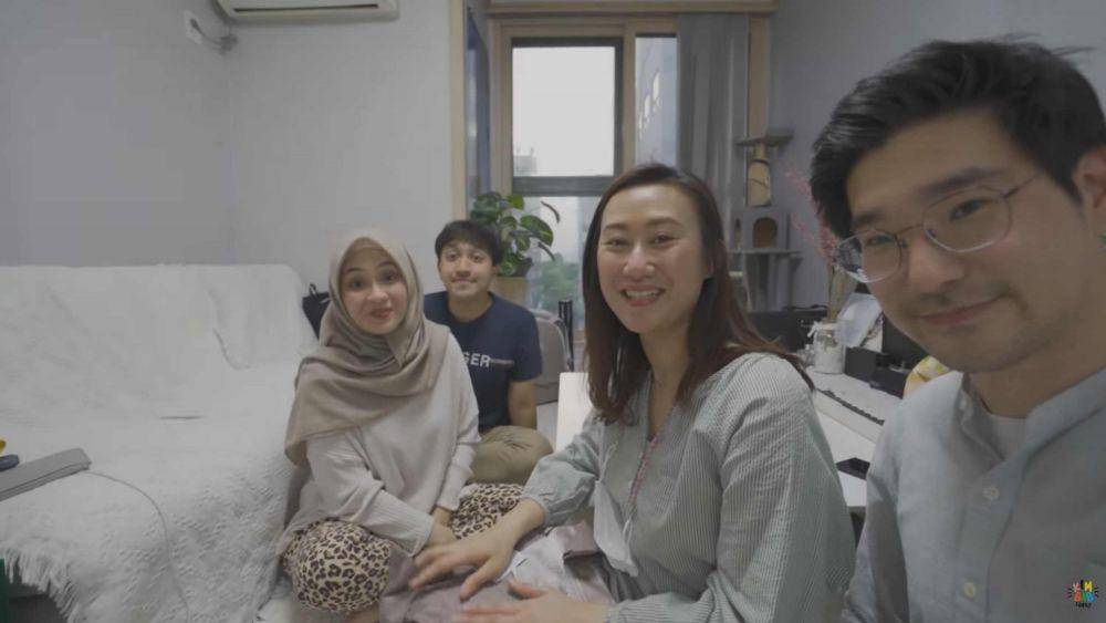 Kimbab Family buka bersama Bianca Kartika. (YouTube.com/Kimbab Family/)