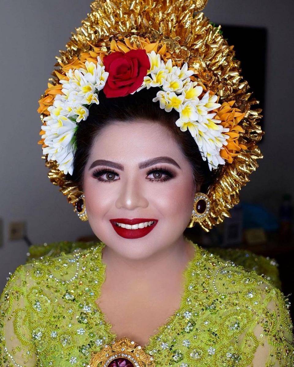 Wedding makeup adat Bali (instagram.com/irwanriady)
