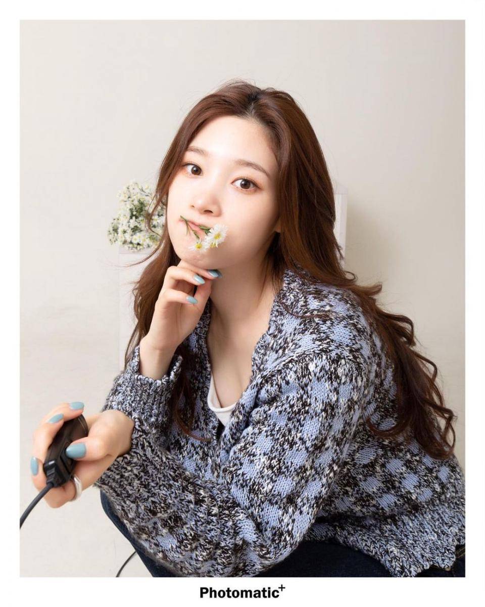 instagram.com/j_chaeyeoni