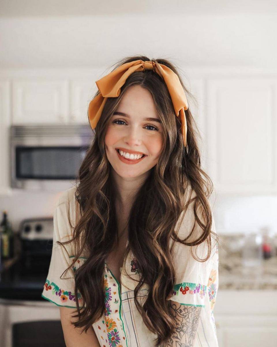 Acacia Brinley (instagram.com/acaciakersey)