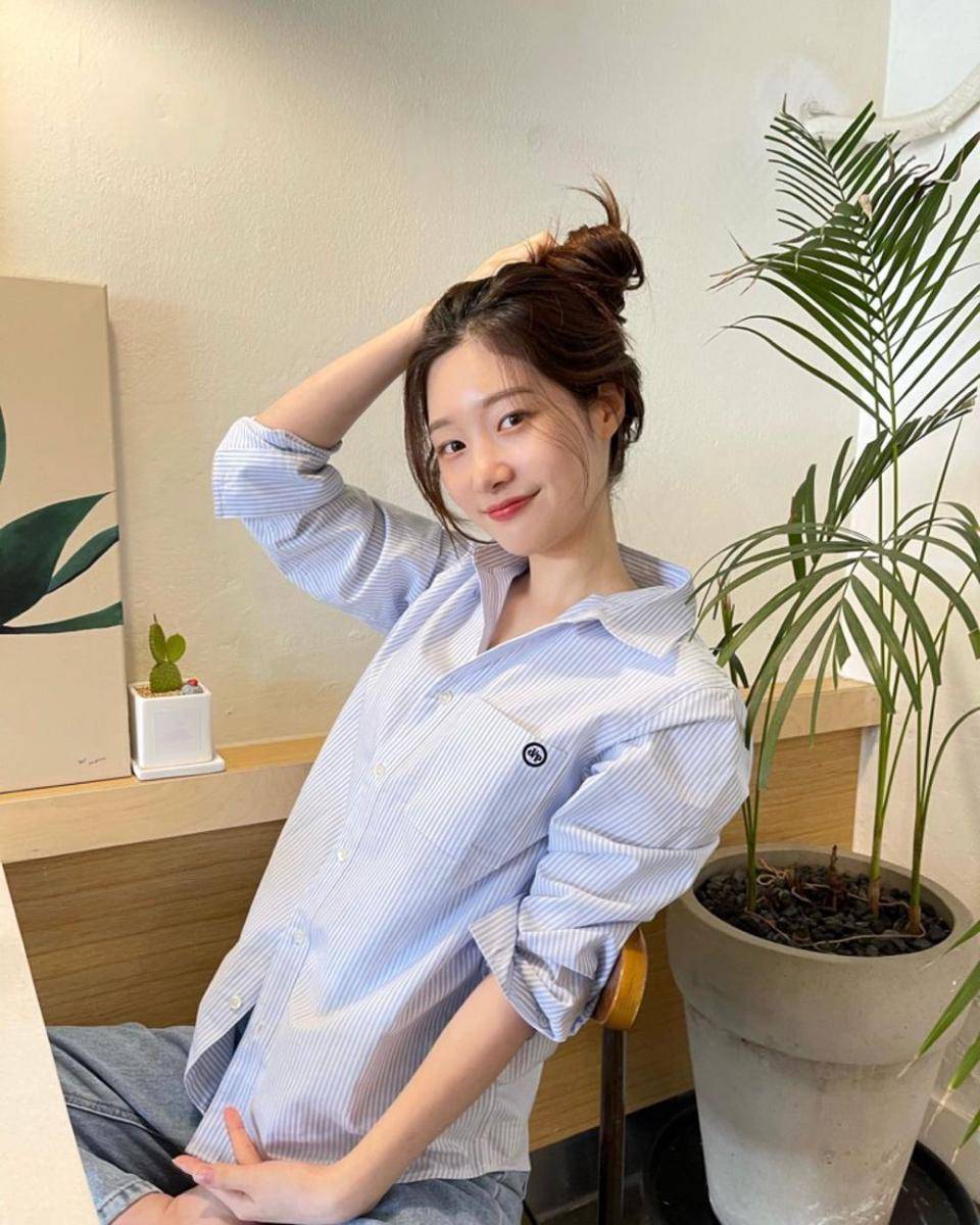instagram.com/j_chaeyeoni