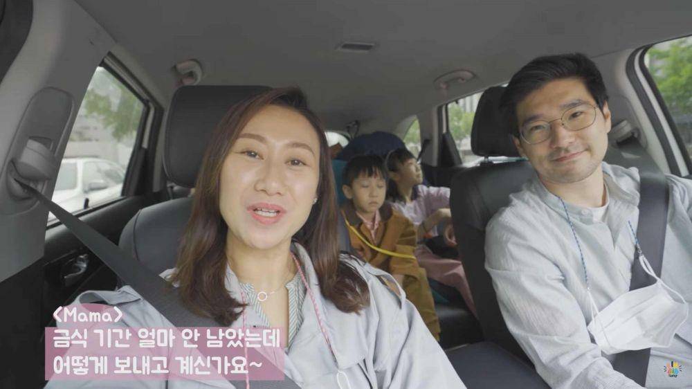 Kimbab Family buka bersama Bianca Kartika. (YouTube.com/Kimbab Family/)