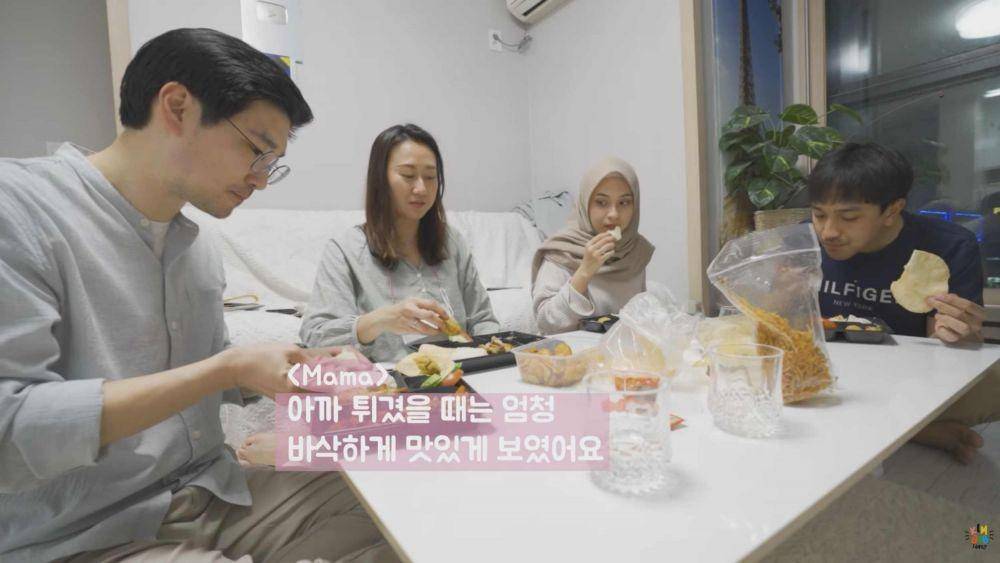 Kimbab Family buka bersama Bianca Kartika. (YouTube.com/Kimbab Family/)