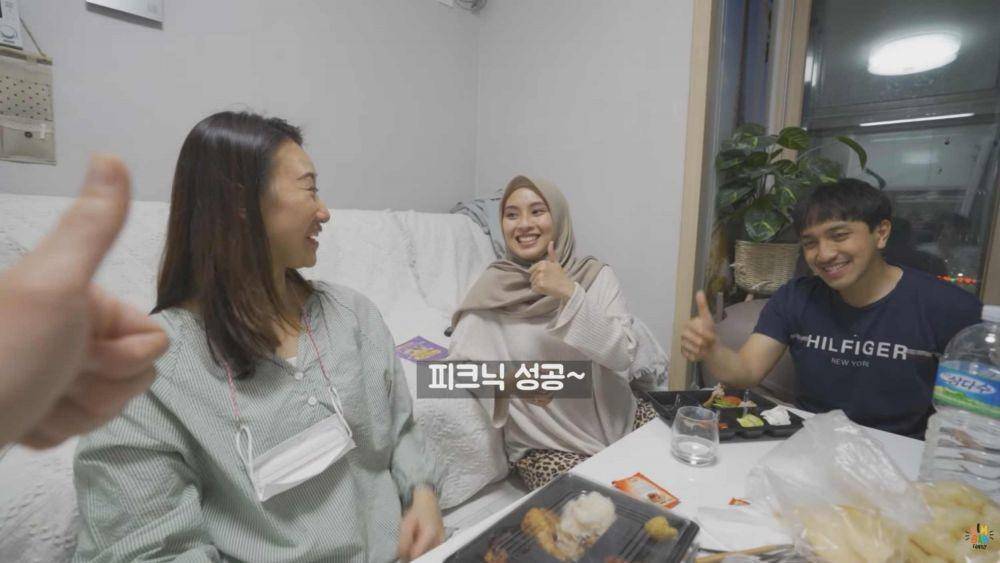 Kimbab Family buka bersama Bianca Kartika. (YouTube.com/Kimbab Family/)