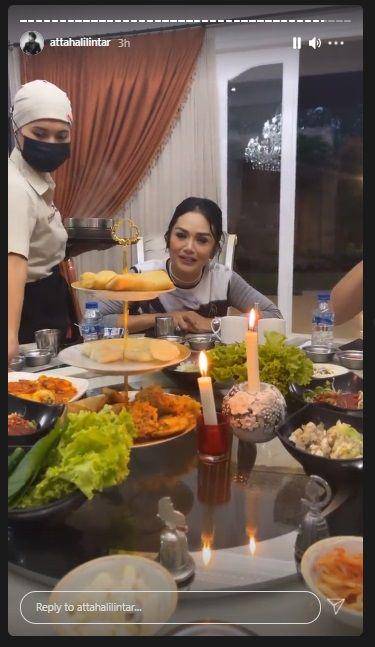 Atta dan Aurel buka bareng Krisdayanti (instagram.com/attahalilintar)
