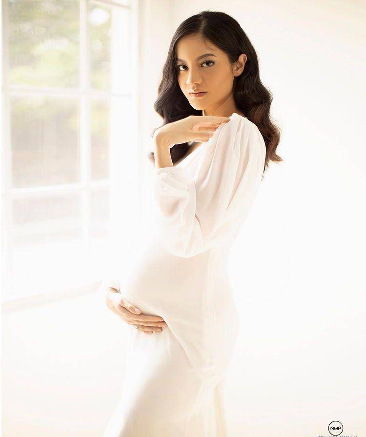 Maternity Ovi (instagram.com/mozawahyu)